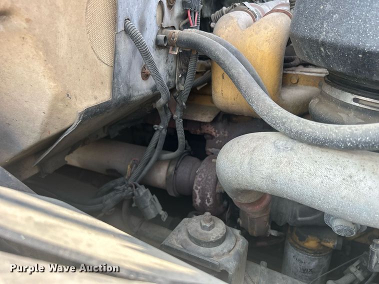 image for item DQ0875 1997 GMC C7500  bucket truck