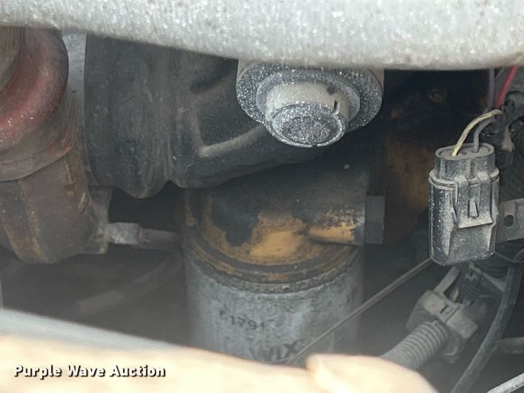 image for item DQ0875 1997 GMC C7500  bucket truck