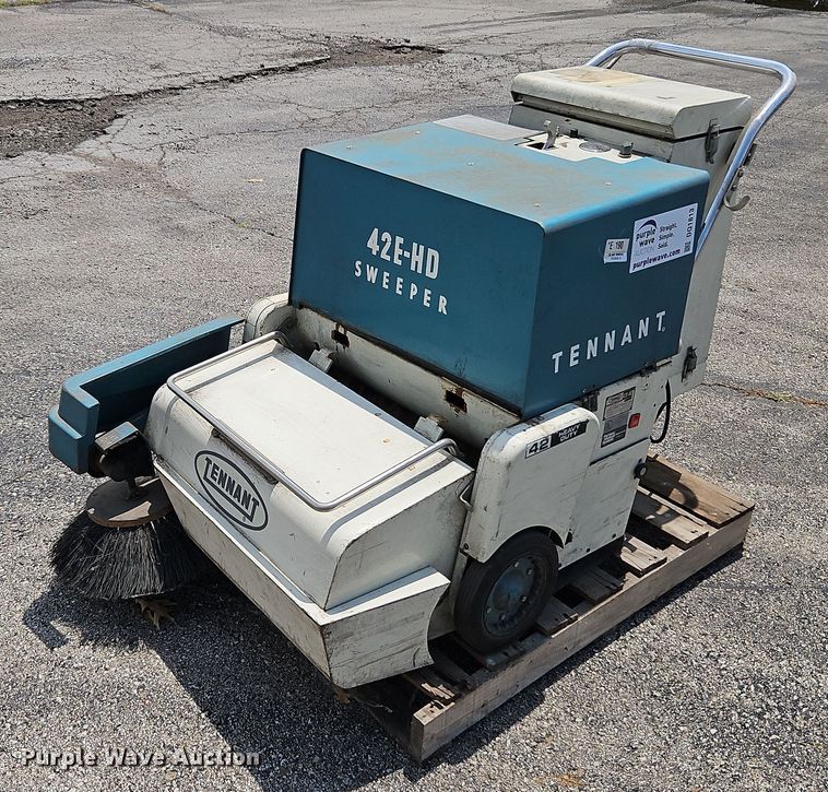 image for item DQ1813 Tennant 42E-HD  sweeper