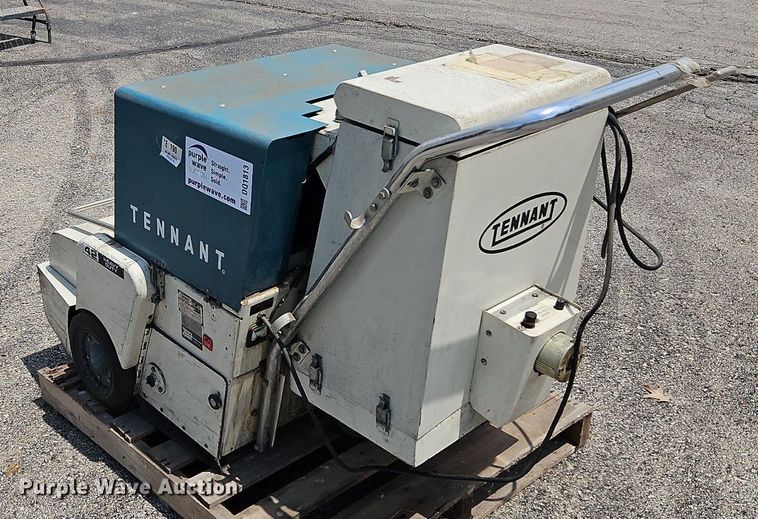 image for item DQ1813 Tennant 42E-HD  sweeper