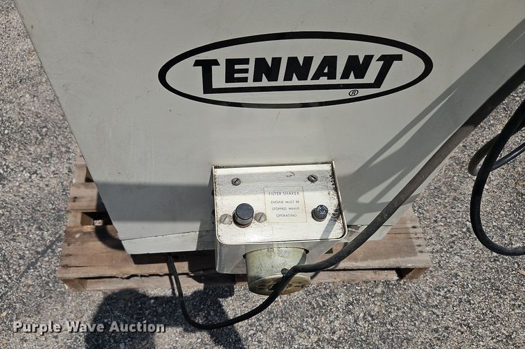 image for item DQ1813 Tennant 42E-HD  sweeper
