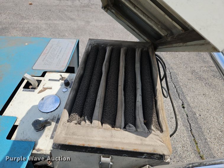 image for item DQ1813 Tennant 42E-HD  sweeper