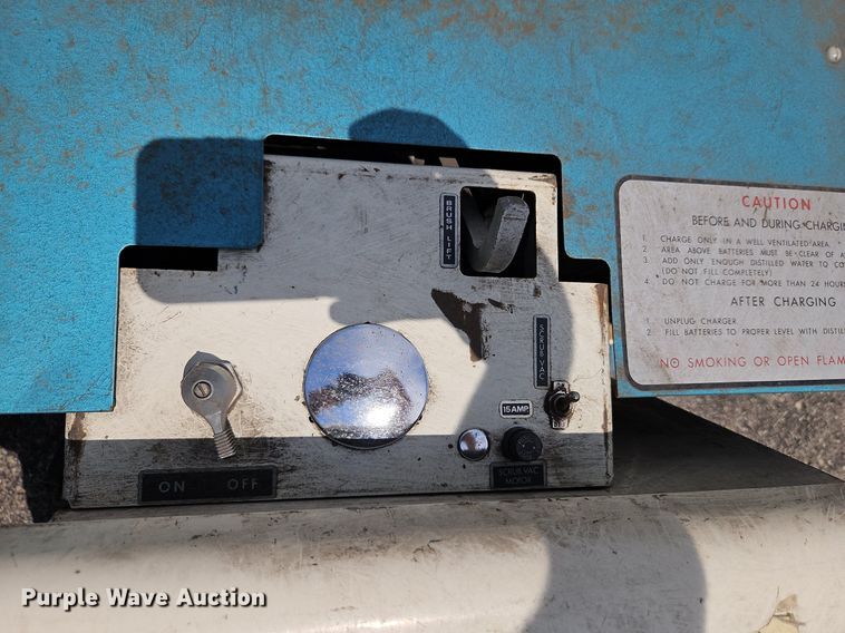 image for item DQ1813 Tennant 42E-HD  sweeper