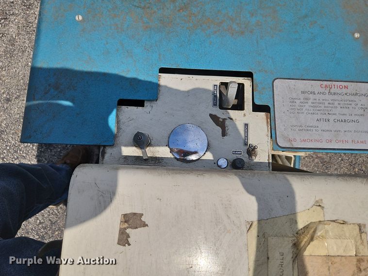 image for item DQ1813 Tennant 42E-HD  sweeper