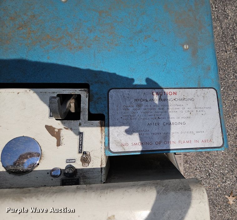 image for item DQ1813 Tennant 42E-HD  sweeper