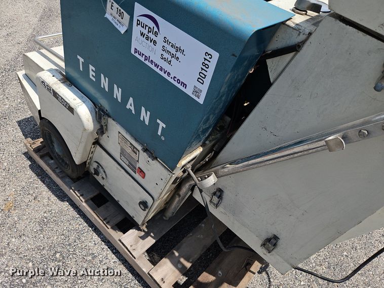 image for item DQ1813 Tennant 42E-HD  sweeper