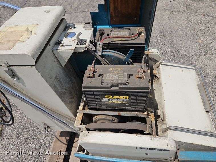 image for item DQ1813 Tennant 42E-HD  sweeper