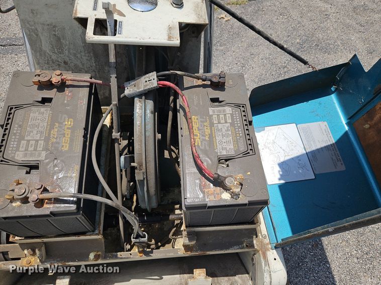 image for item DQ1813 Tennant 42E-HD  sweeper