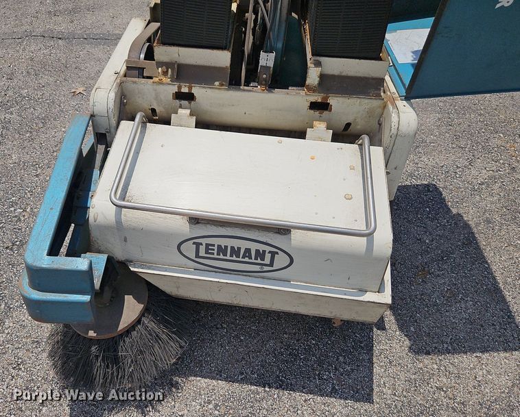 image for item DQ1813 Tennant 42E-HD  sweeper