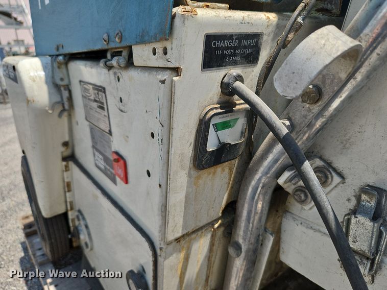 image for item DQ1813 Tennant 42E-HD  sweeper