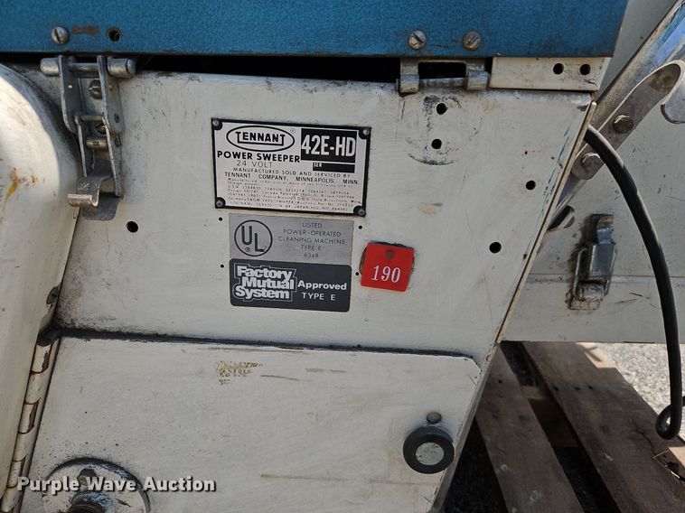 image for item DQ1813 Tennant 42E-HD  sweeper