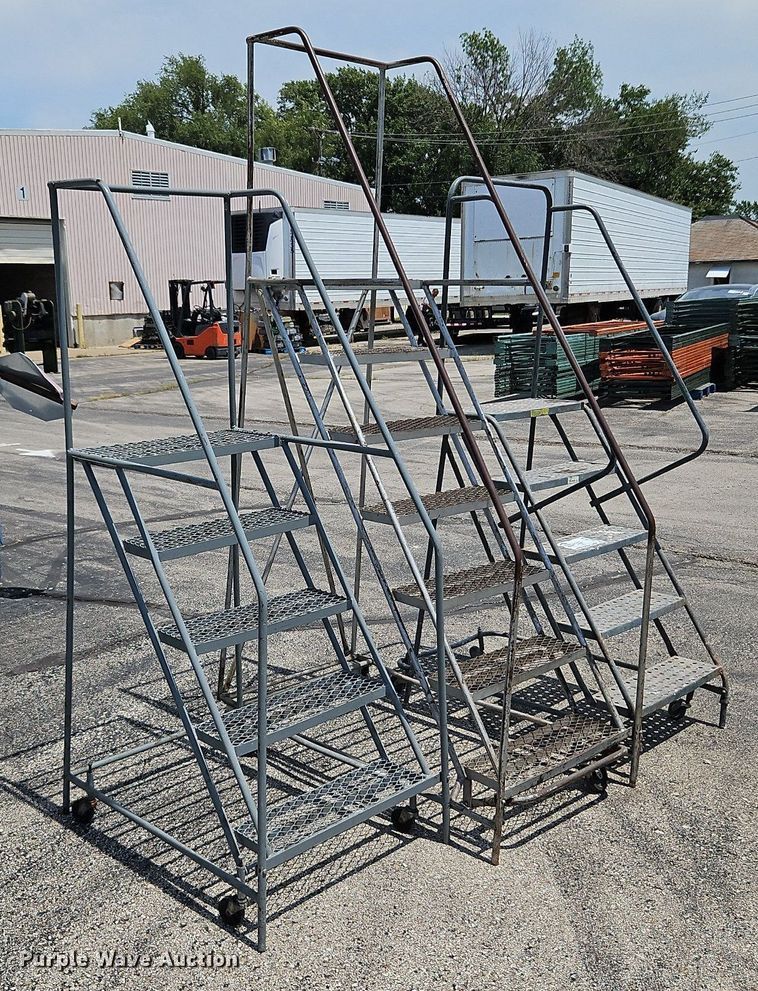 image for item DQ1814 (3) sets of stairs