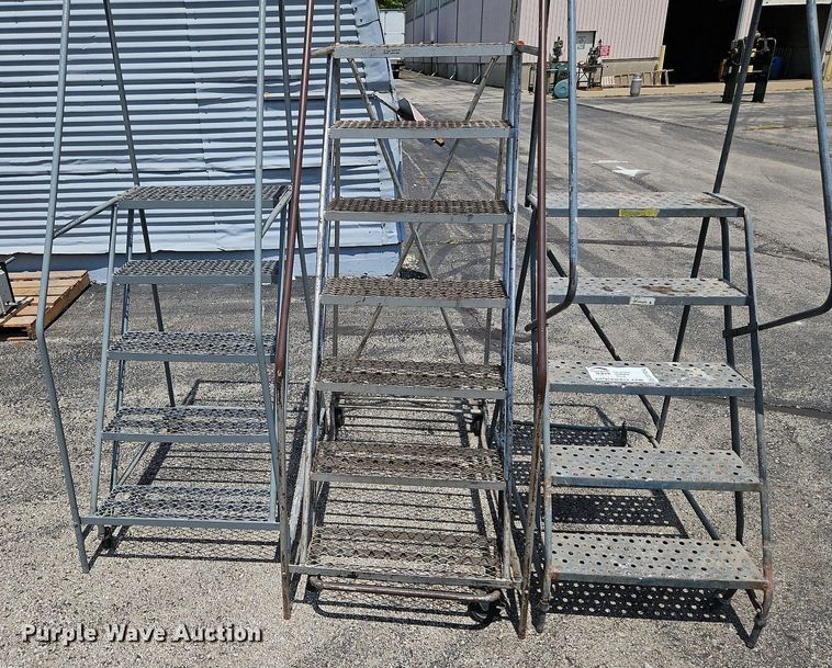 image for item DQ1814 (3) sets of stairs