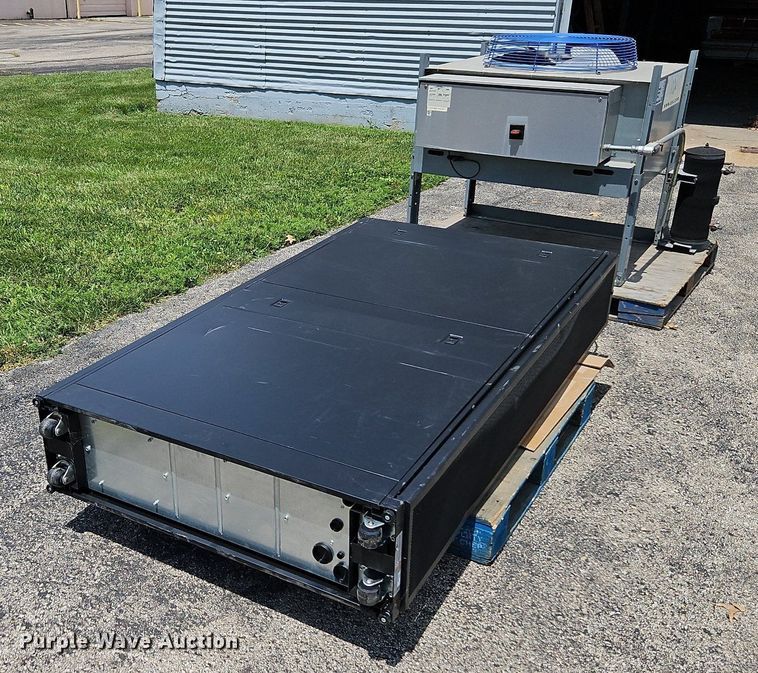 image for item DQ1815 APC InRow RD  cooling system