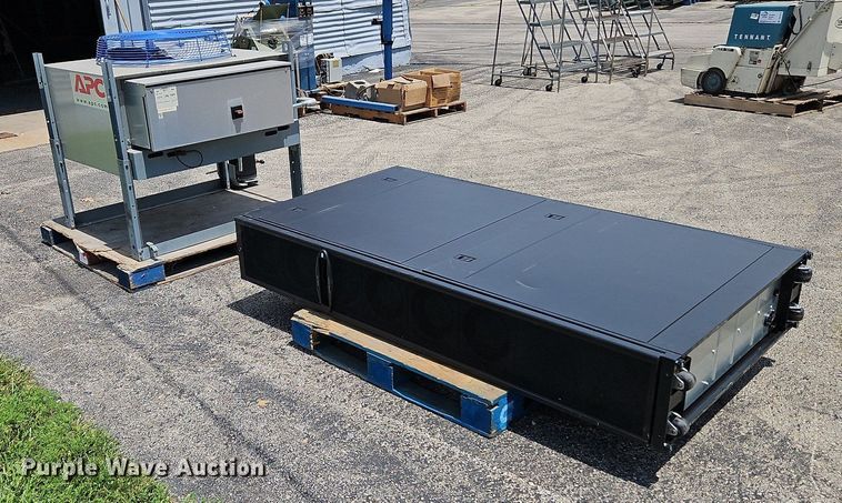 image for item DQ1815 APC InRow RD  cooling system