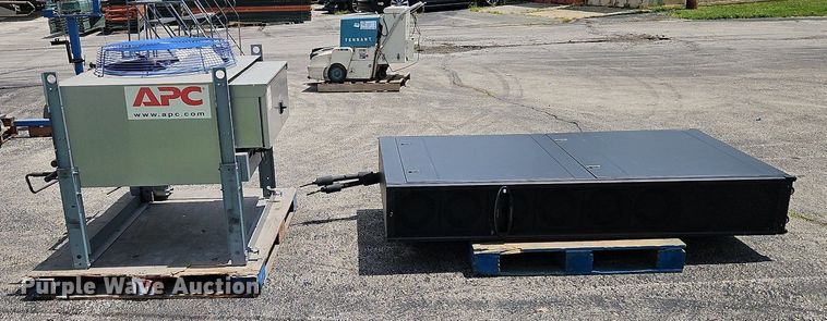 image for item DQ1815 APC InRow RD  cooling system