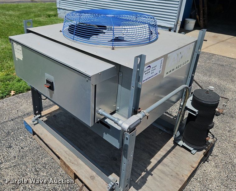 image for item DQ1815 APC InRow RD  cooling system