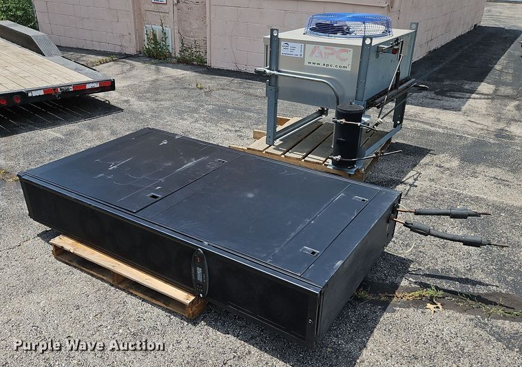 image for item DQ1816 APC InRow RD  cooling system