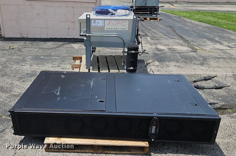 image for item DQ1816 APC InRow RD  cooling system