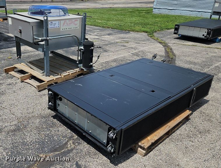 image for item DQ1816 APC InRow RD  cooling system