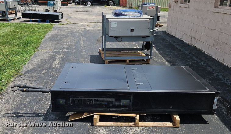 image for item DQ1817 APC InRow RD  cooling system