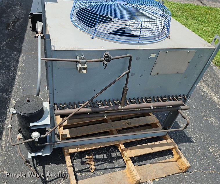 image for item DQ1817 APC InRow RD  cooling system