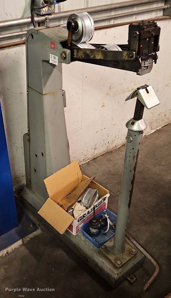 image for item DQ1819 Bostitch FC95  box stapler