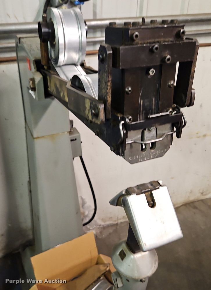 image for item DQ1819 Bostitch FC95  box stapler