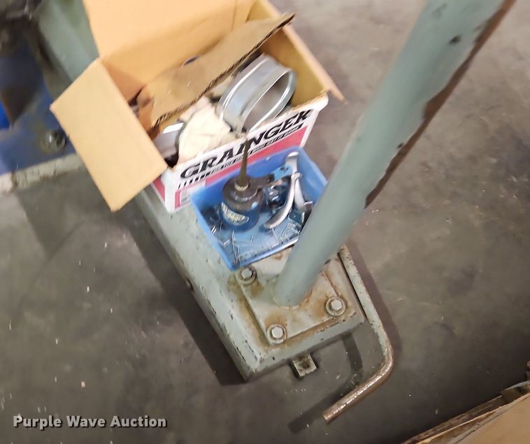 image for item DQ1819 Bostitch FC95  box stapler