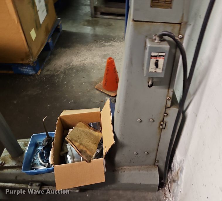 image for item DQ1819 Bostitch FC95  box stapler