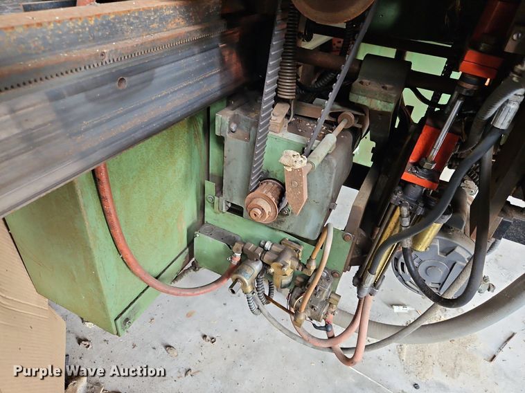 image for item DQ1823 Lever 500  slitter