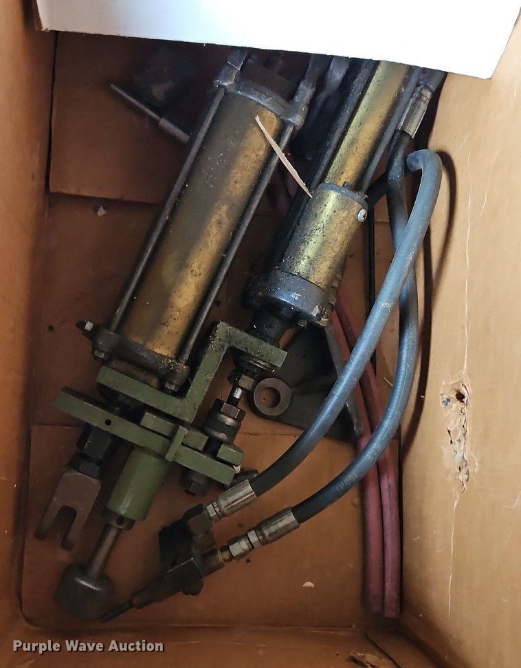 image for item DQ1823 Lever 500  slitter