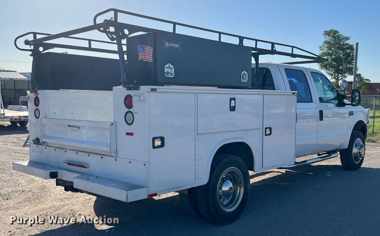 image for item DQ2126 2000 Ford F450 Super Duty XLT  utility / service truck