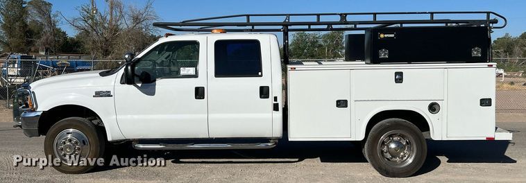 image for item DQ2126 2000 Ford F450 Super Duty XLT  utility / service truck