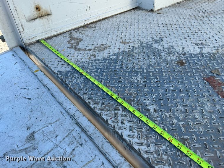 image for item DQ2126 2000 Ford F450 Super Duty XLT  utility / service truck