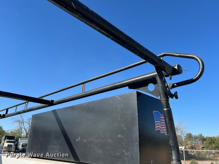 image for item DQ2126 2000 Ford F450 Super Duty XLT  utility / service truck