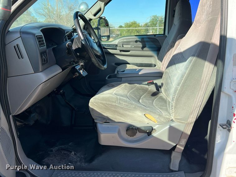 image for item DQ2126 2000 Ford F450 Super Duty XLT  utility / service truck