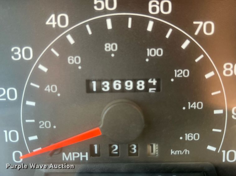 image for item DQ2126 2000 Ford F450 Super Duty XLT  utility / service truck