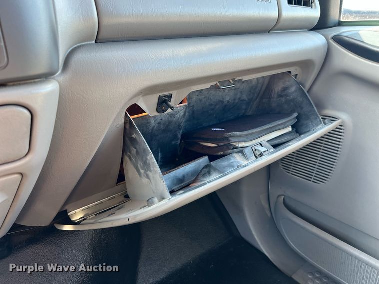 image for item DQ2126 2000 Ford F450 Super Duty XLT  utility / service truck