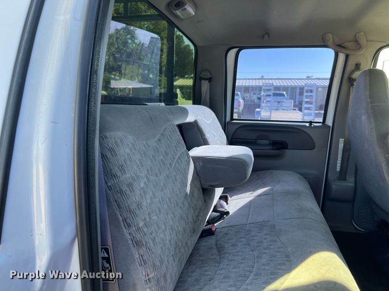 image for item DQ2126 2000 Ford F450 Super Duty XLT  utility / service truck