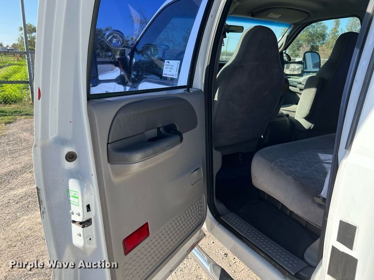 image for item DQ2126 2000 Ford F450 Super Duty XLT  utility / service truck