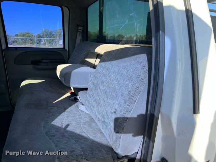 image for item DQ2126 2000 Ford F450 Super Duty XLT  utility / service truck