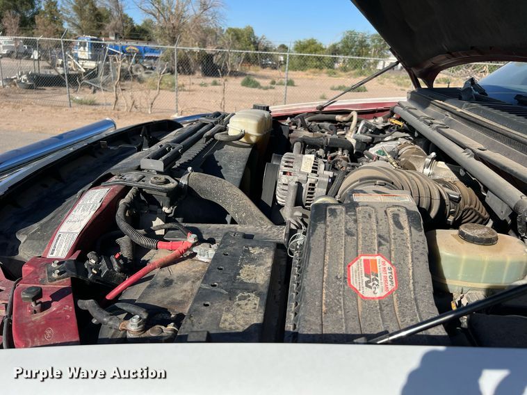 image for item DQ2126 2000 Ford F450 Super Duty XLT  utility / service truck