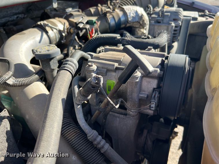 image for item DQ2126 2000 Ford F450 Super Duty XLT  utility / service truck