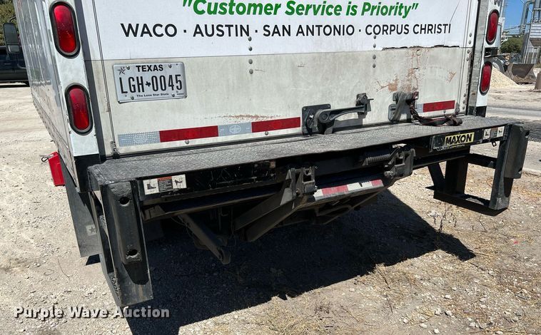 image for item DQ2173 2017 Isuzu NPR  box truck