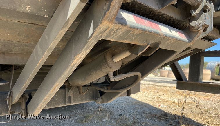 image for item DQ2173 2017 Isuzu NPR  box truck