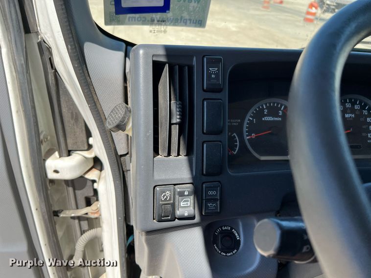 image for item DQ2173 2017 Isuzu NPR  box truck