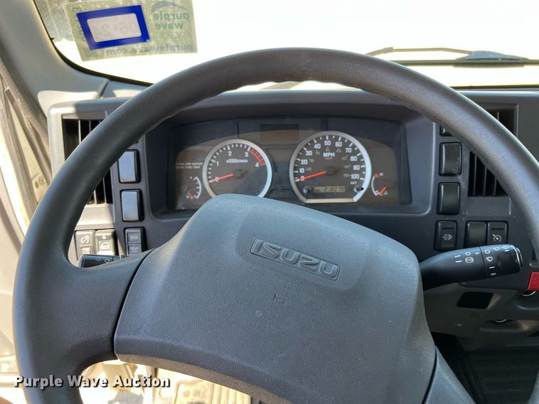 image for item DQ2173 2017 Isuzu NPR  box truck