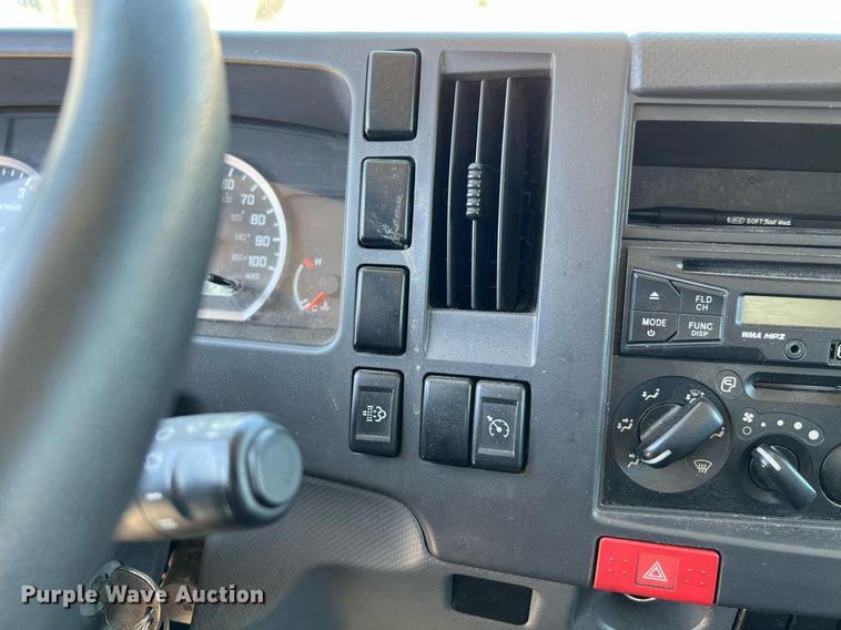 image for item DQ2173 2017 Isuzu NPR  box truck