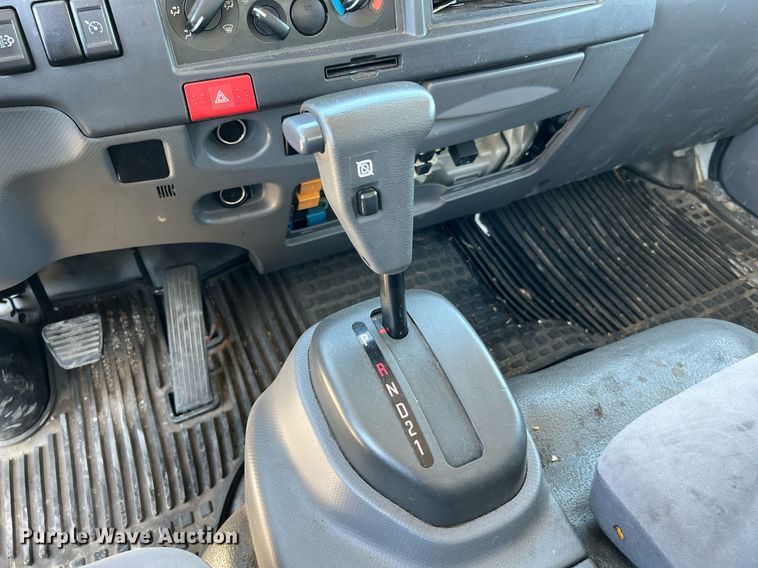 image for item DQ2173 2017 Isuzu NPR  box truck